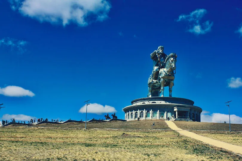 Die Statue von Dschingis Khan in Ulaanbaatar