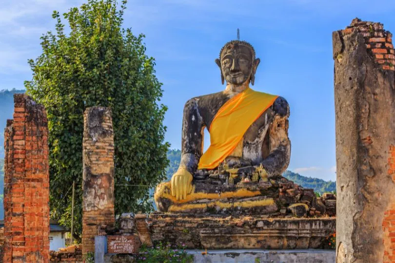 Buddha Statue im Muan Khoun Tempel