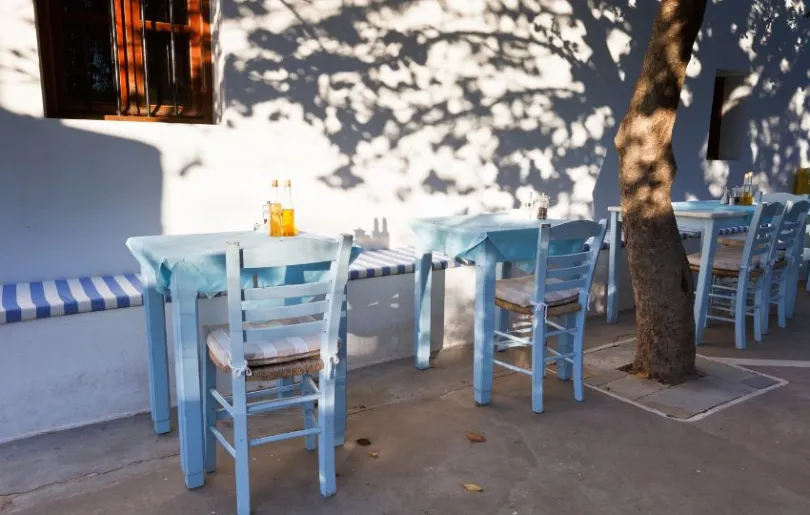 Entdecke lokale Restaurants auf deiner Inselhopping Reise durch Griechenland