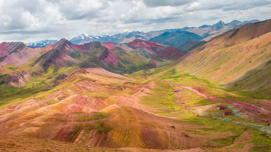 Die Aussicht auf die Rainbow Mountains in Peru