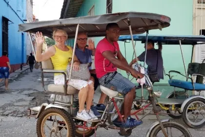 Mit dem Bici-Taxi durch Trinidad