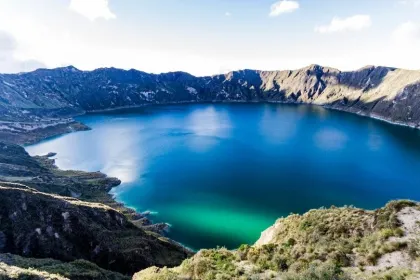 Trekking am Quilotoa Kratersee in Ecuador